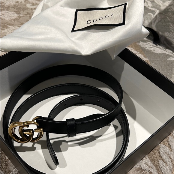 Authentic Gucci Black Leather Slim
GG Marmont Belt 409417 115/46 with Gift Box - Picture 2 of 11